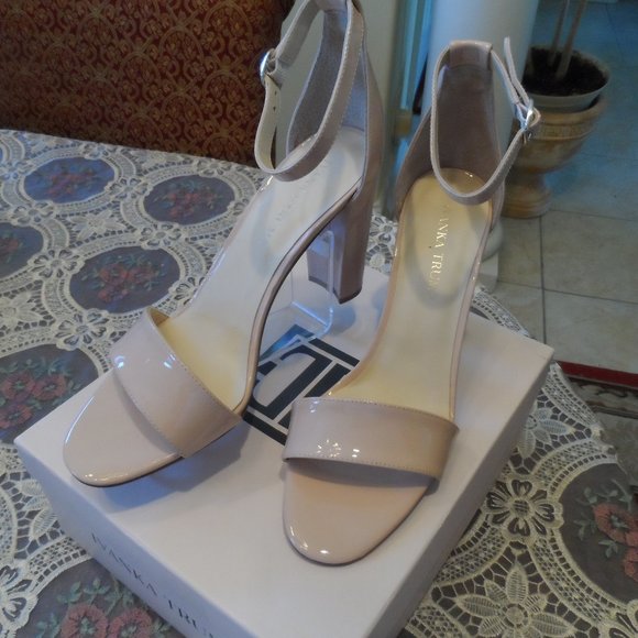 Ivanka Trump Shoes - New Ivanka Trump Blush Leather Heels Size 8.5M